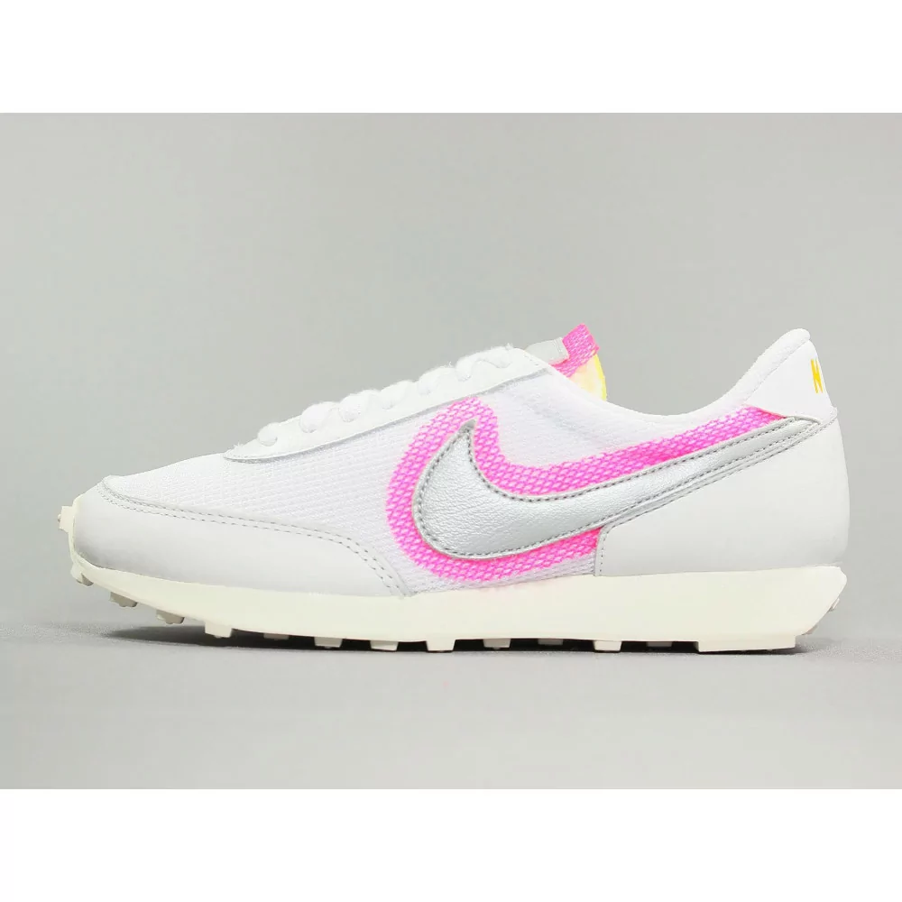 pink nike daybreak trainers