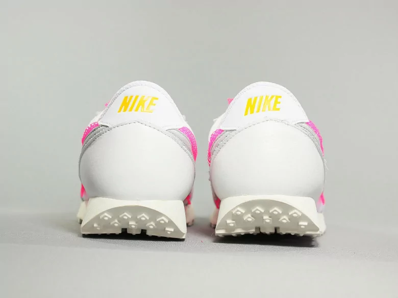 NIKE WMNS DAYBREAK HYPER PINK NIKE WMNS DAYBREAK HYPER PINK