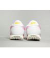 NIKE WMNS DAYBREAK HYPER PINK