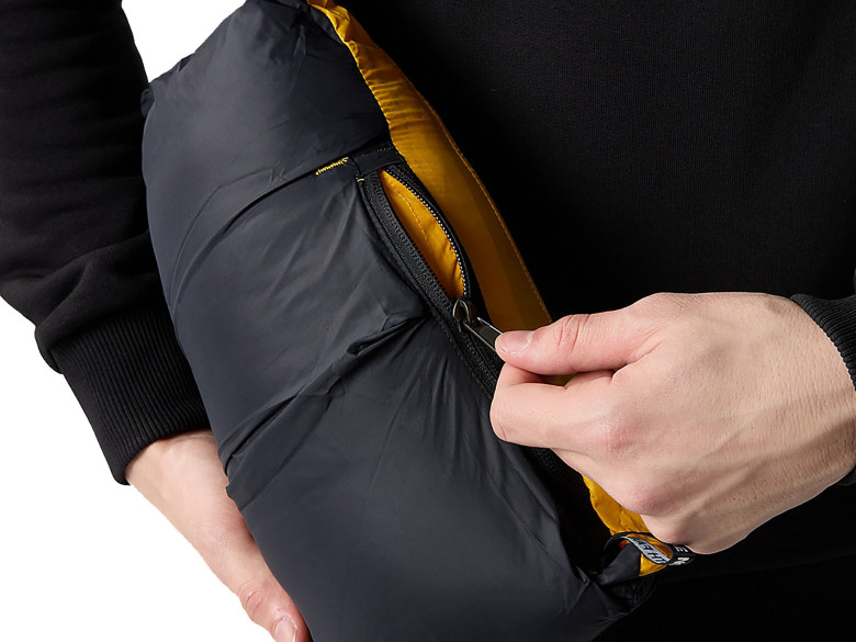 THE NORTH FACE M 1996 RETRO NUPTSE... THE NORTH FACE M 1996 RETRO NUPTSE...