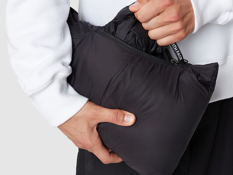 THE NORTH FACE M 1996 RETRO NUPTSE... THE NORTH FACE M 1996 RETRO NUPTSE...