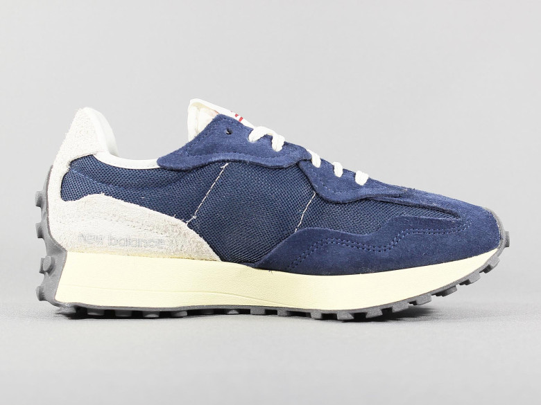 NEW BALANCE U327WRJ NB NAVY/VINTAGE... NEW BALANCE U327WRJ NB NAVY/VINTAGE...
