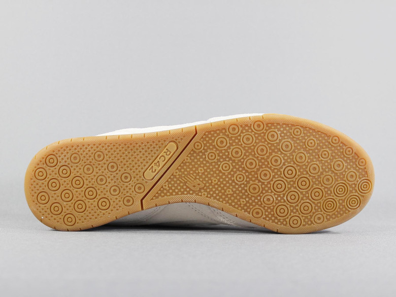 NEW BALANCE URC42EA LINEN/SEA SALT NEW BALANCE URC42EA LINEN/SEA SALT