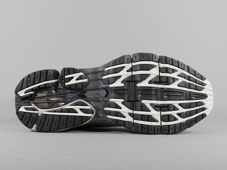 MIZUNO WAVE PROPHECY LS SILVER...