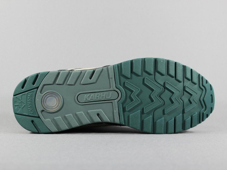 KARHU LEGACY 96 CAVIAR/ABBEY STONE