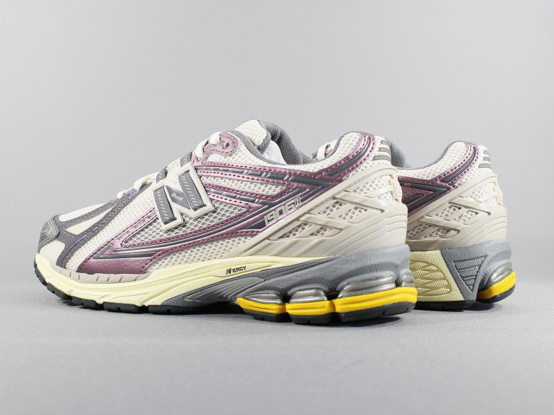 NEW BALANCE M1906RRA...