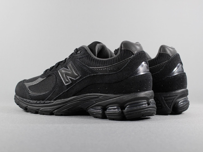 NEW BALANCE U2002RBL BLACK/BLACK CEMENT