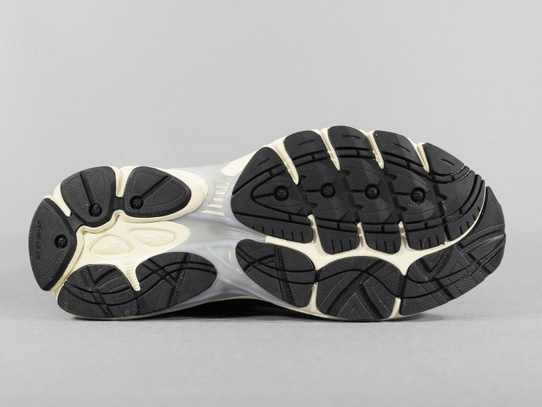 SAUCONY PROGRID OMNI 9 PREMIUM...